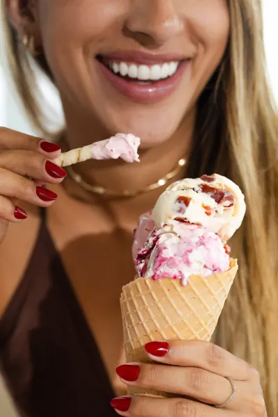 Casquinha com duas bolas de sorvete